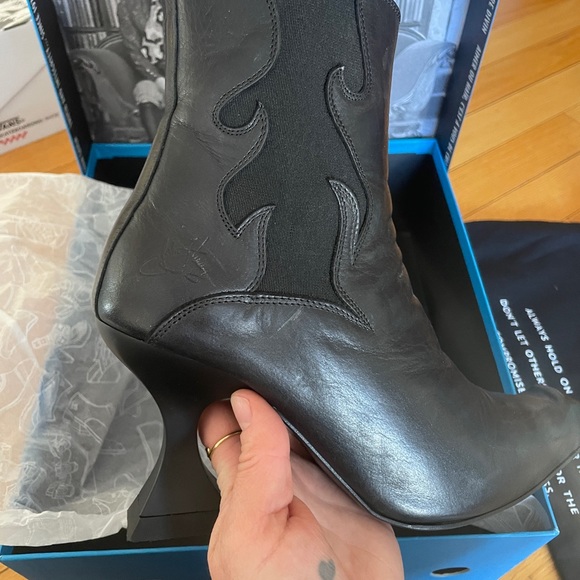 Gorgeous Aspasia - Esoteric Temptations Chelsea Ankle boots - Picture 4 of 4